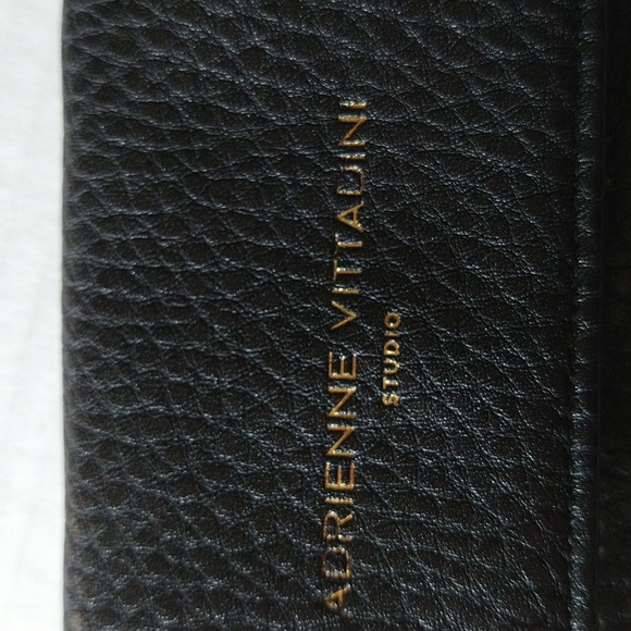 VGUC. Adrienne Vittadini wallet/keychain. - Picture 2 of 5